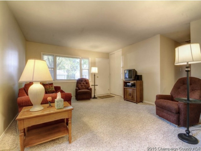 2010 Sangamon Dr, Champaign, IL 61821 photo 13
