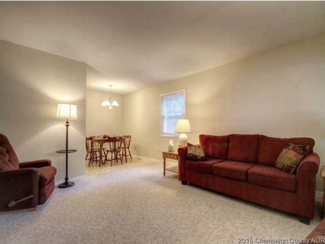 2010 Sangamon Dr, Champaign, IL 61821 photo 12