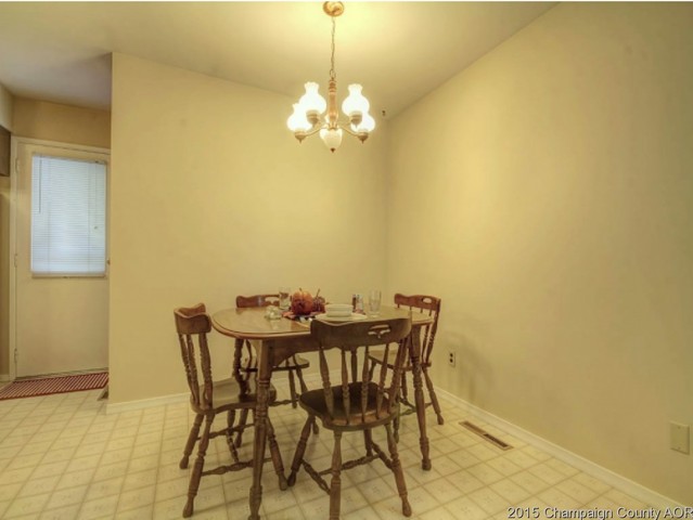 2010 Sangamon Dr, Champaign, IL 61821 photo 10