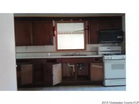 181 W Bond St, Bement, IL 61813 photo 6