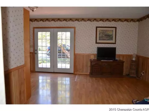 209 E Logan, Arthur, IL 61911 photo 9