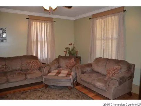 209 E Logan, Arthur, IL 61911 photo 3
