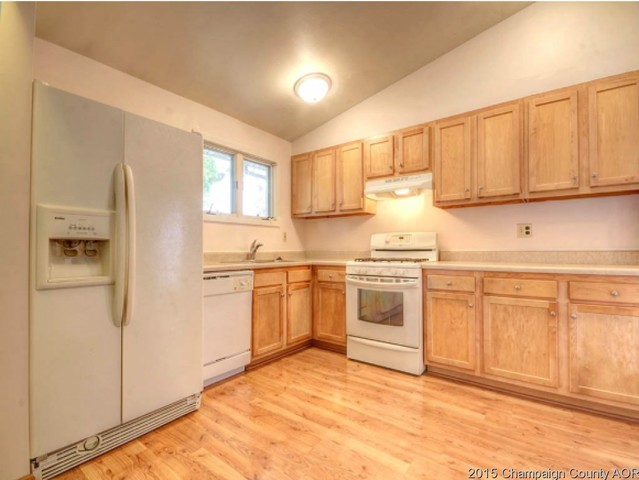 1524 Collier Ave, Rantoul, IL 61866 photo 3