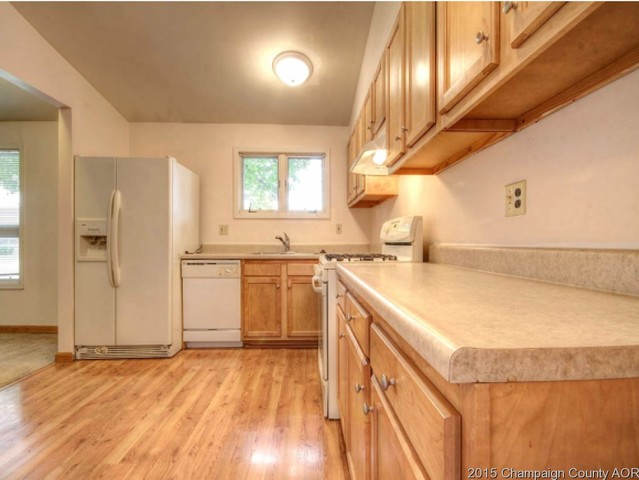 1524 Collier Ave, Rantoul, IL 61866 photo 4