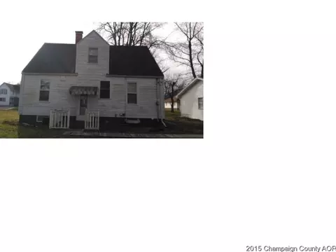425 E Patton St, Paxton, IL 60957 photo 2
