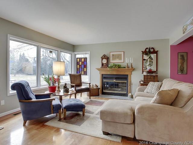 44 Greencroft Dr, Champaign, IL 61821 photo 6