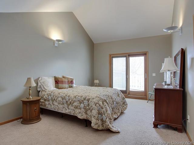 44 Greencroft Dr, Champaign, IL 61821 photo 18