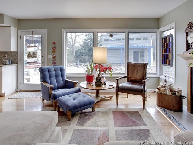 44 Greencroft Dr, Champaign, IL 61821 photo 7