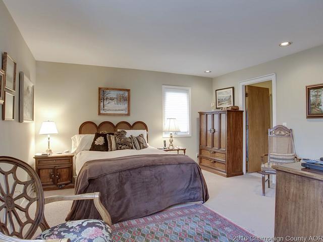 44 Greencroft Dr, Champaign, IL 61821 photo 11