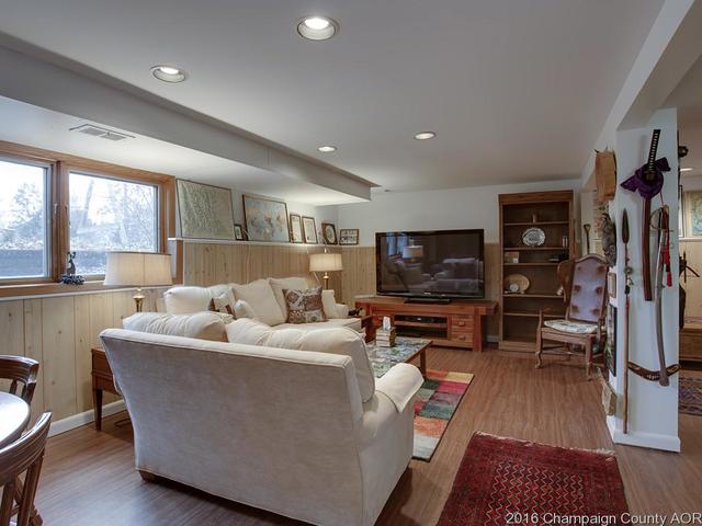 44 Greencroft Dr, Champaign, IL 61821 photo 14