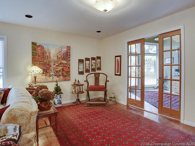 44 Greencroft Dr, Champaign, IL 61821 photo 10
