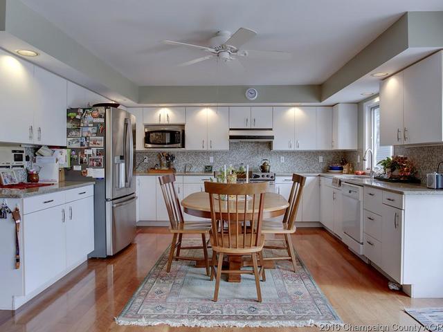 44 Greencroft Dr, Champaign, IL 61821 photo 3