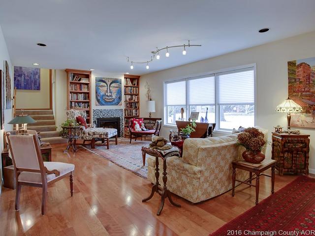 44 Greencroft Dr, Champaign, IL 61821 photo 9