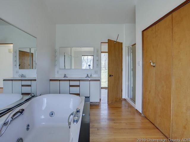 1054 Cr 2125 E, Sidney, IL 61877 photo 6