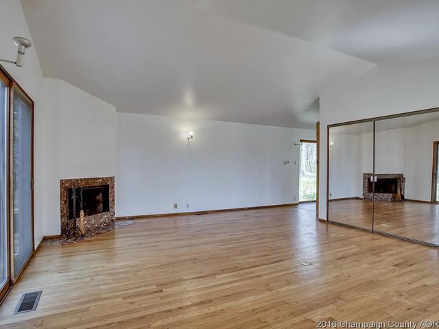 1054 Cr 2125 E, Sidney, IL 61877 photo 4