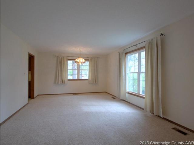 2317 Hackberry Ct, Champaign, IL 61821 photo 2