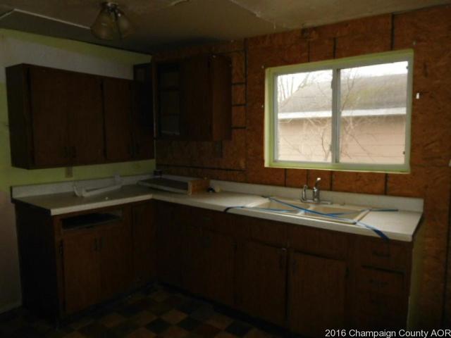 380 W William St, Bement, IL 61813 photo 5