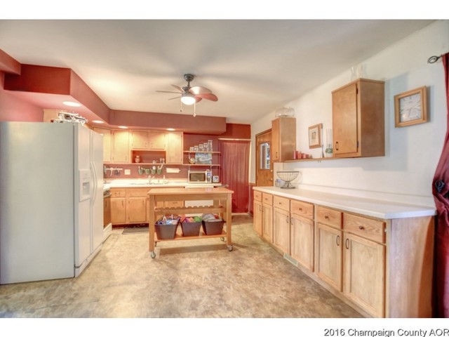 1505 Comanche Dr, Champaign, IL 61821 photo 9