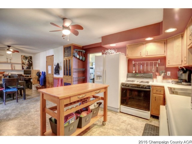 1505 Comanche Dr, Champaign, IL 61821 photo 8