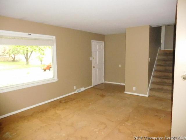 2307 Tamarack Dr, Champaign, IL 61821 photo 4