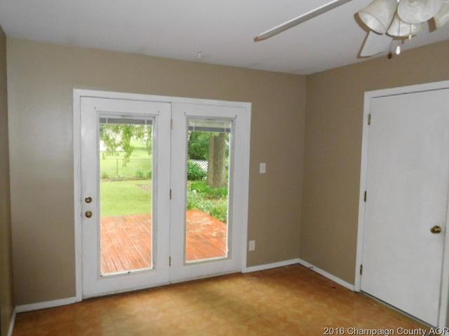 2307 Tamarack Dr, Champaign, IL 61821 photo 5