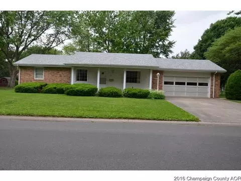 421 Cedar Ln, Arthur, IL 61911 photo 1