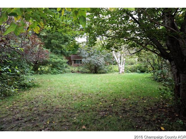 2106 Robert Dr, Champaign, IL 61821 photo 3