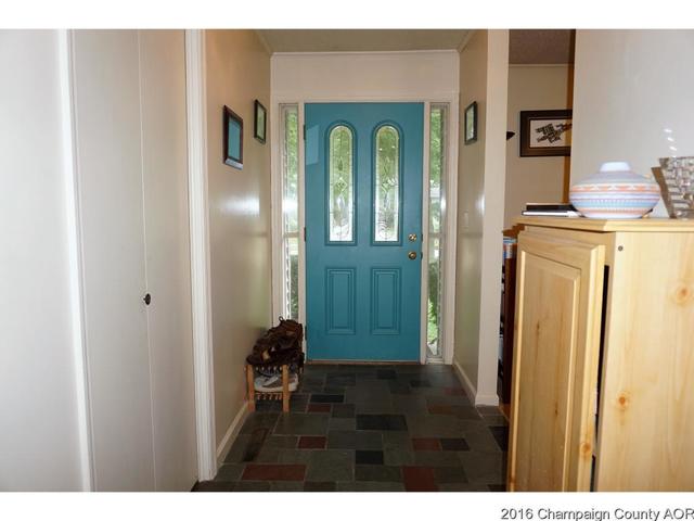 2106 Robert Dr, Champaign, IL 61821 photo 6