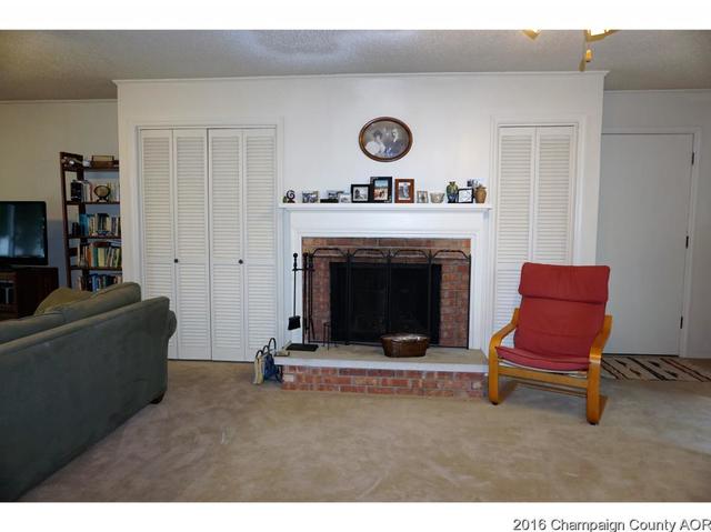 2106 Robert Dr, Champaign, IL 61821 photo 10