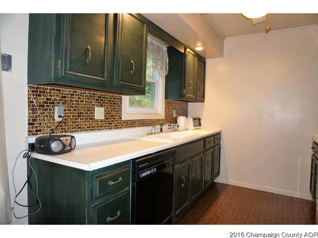 2106 Robert Dr, Champaign, IL 61821 photo 17