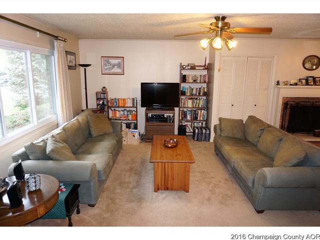 2106 Robert Dr, Champaign, IL 61821 photo 7
