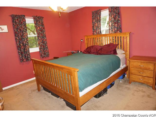 2106 Robert Dr, Champaign, IL 61821 photo 19