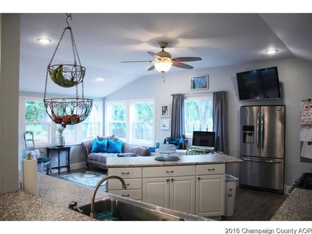 201 S Harrison St, Philo, IL 61864 photo 9