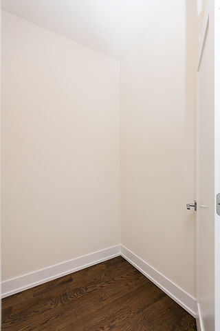 4626 S Champlain Ave, Chicago, IL 60653 photo 15