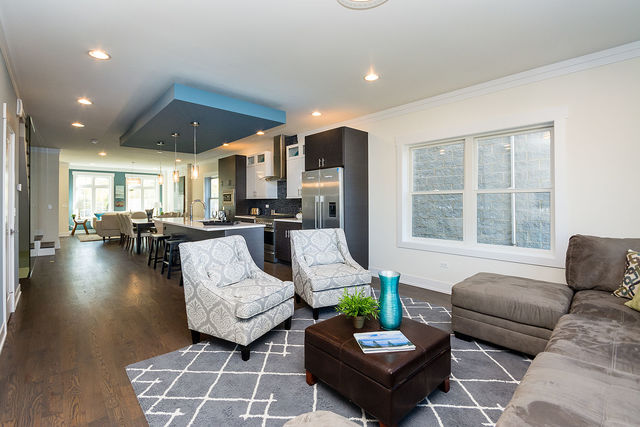 4626 S Champlain Ave, Chicago, IL 60653 photo 8