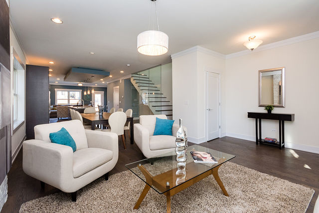 4626 S Champlain Ave, Chicago, IL 60653 photo 6