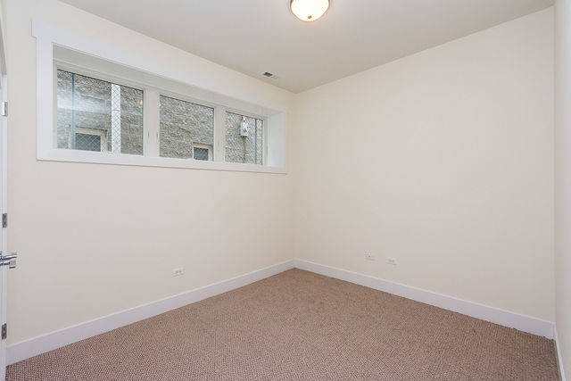 4626 S Champlain Ave, Chicago, IL 60653 photo 21