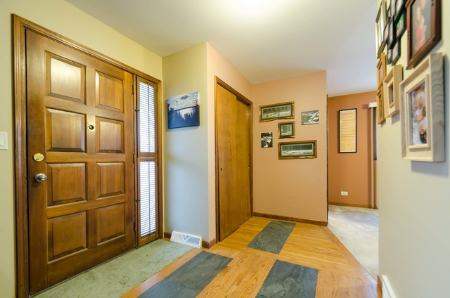 1108 Cedar Ave, Elgin, IL 60120 photo 3