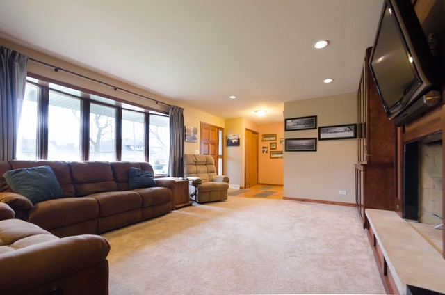 1108 Cedar Ave, Elgin, IL 60120 photo 5