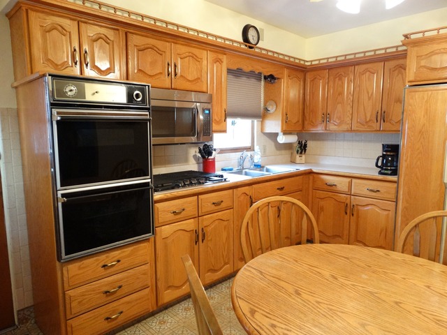 413 E Division St, Lockport, IL 60441 photo 5