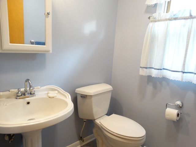 413 E Division St, Lockport, IL 60441 photo 9