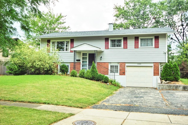 1340 Gentry Rd, Hoffman Estates, IL 60169 photo 1