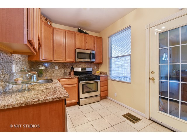 1625 E 74th Pl, Chicago, IL 60649 photo 4