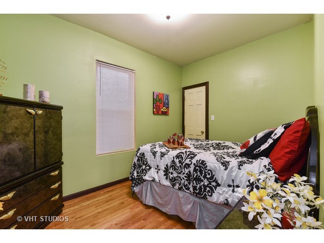 1625 E 74th Pl, Chicago, IL 60649 photo 9