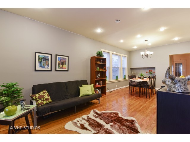 1625 E 74th Pl, Chicago, IL 60649 photo 2