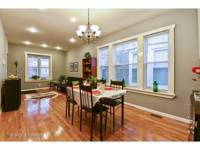 1625 E 74th Pl, Chicago, IL 60649 photo 3
