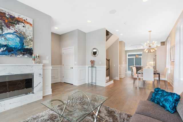 1025 E 43rd St, Chicago, IL 60653 photo 3
