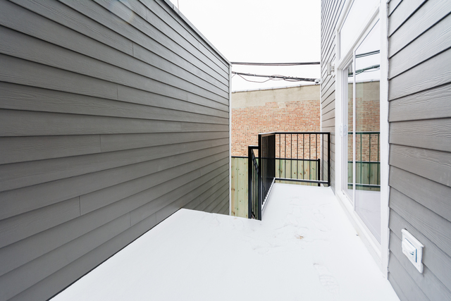 1025 E 43rd St, Chicago, IL 60653 photo 11