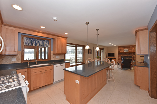 2407 Fairview Ave, Johnsburg, IL 60051 photo 6