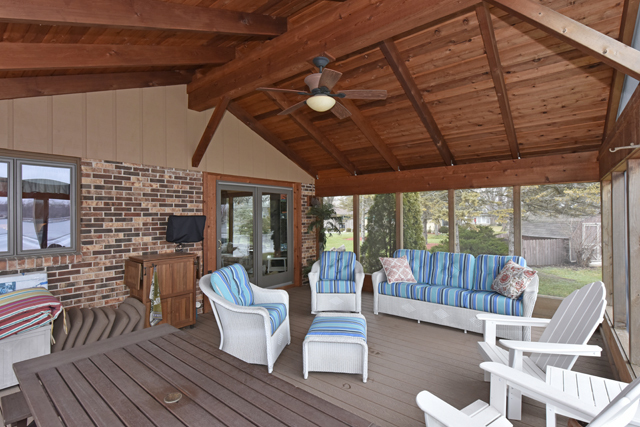 2407 Fairview Ave, Johnsburg, IL 60051 photo 3